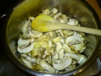 Rezept: Champignoncremesuppe Bild Nr. 3 Champignoncremesuppe - Rezept - Bild Nr. 3