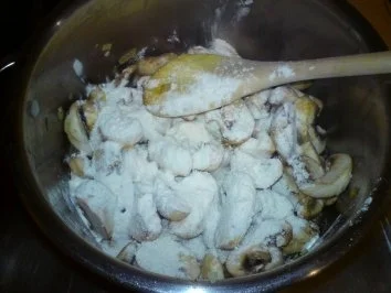 Rezept: Champignoncremesuppe Bild Nr. 4 Champignoncremesuppe - Rezept - Bild Nr. 4