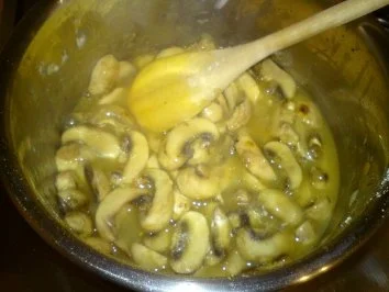 Rezept: Champignoncremesuppe Bild Nr. 5 Champignoncremesuppe - Rezept - Bild Nr. 5