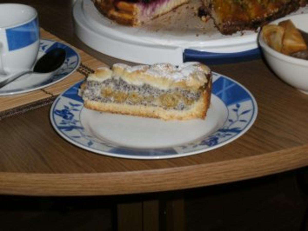 Mohnkuchen mit Stachelbeeren und Streusel - Rezept - Bild Nr. 2