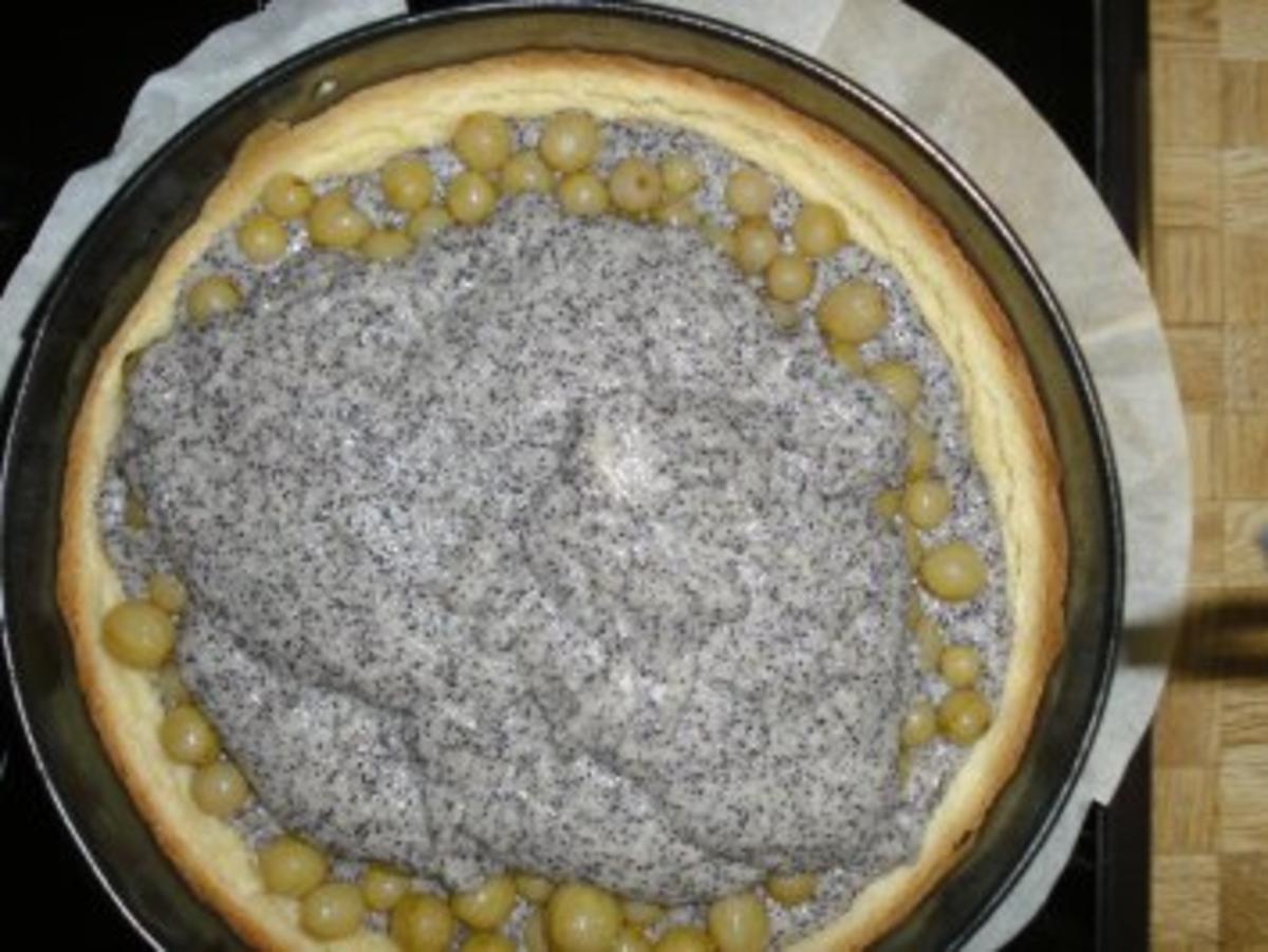 Mohnkuchen mit Stachelbeeren und Streusel - Rezept - Bild Nr. 9