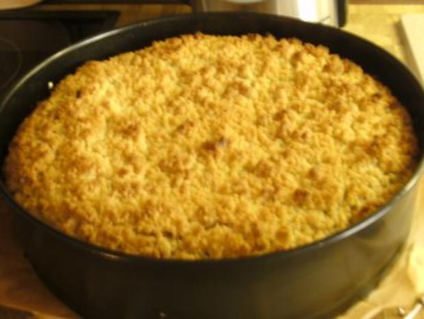 Mohnkuchen mit Stachelbeeren und Streusel - Rezept - kochbar.de