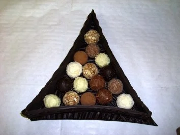 Rezept: Weihnachtliche Pralinendose Bild Nr. 2 Weihnachtliche Pralinendose - Rezept - Bild Nr. 2