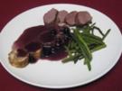Rehrücken an Pfifferling-Kartoffelknödeln auf Rotwein-Blaubeer-Soße - Rezept
