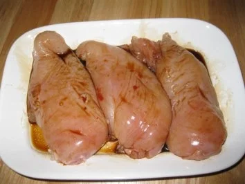 Rezept: Hühnerbrüstchen versinken im Tomaten-Paprikabett Bild Nr. 2 Hühnerbrüstchen versinken im Tomaten-Paprikabett - Rezept - Bild Nr. 2