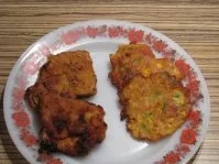 "HAUPTGERICHT" Panierte Schnitzel mit Kartoffel-Gemüse-Plätzchen - Rezept