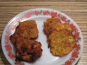 "HAUPTGERICHT" Panierte Schnitzel mit Kartoffel-Gemüse-Plätzchen - Rezept