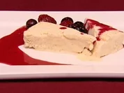 Parfait von der Tahiti-Vanille mit frischen Waldbeeren (Isabell Horn) - Rezept