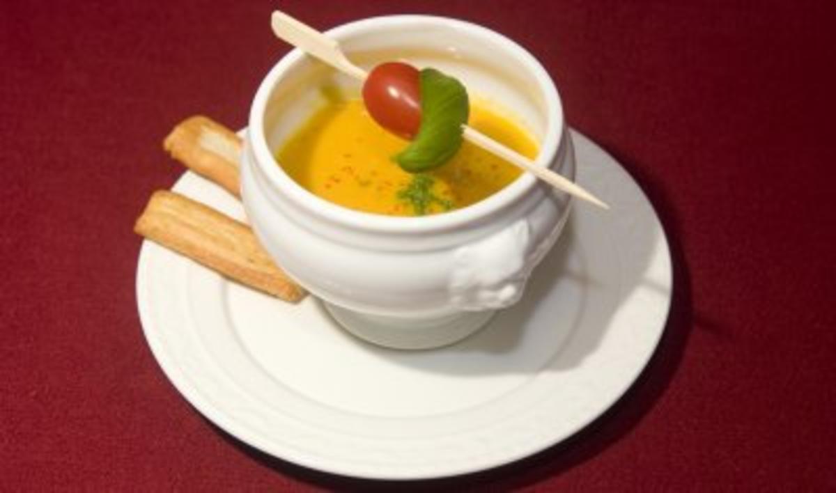 Möhren-Kokos-Suppe (Magdalena Brzeska) - Rezept - kochbar.de