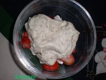 Rezept: Erdbeertraum auf Baiser mit einer Mascarponecreme Bild Nr. 4 Erdbeertraum auf Baiser mit einer Mascarponecreme - Rezept - Bild Nr. 4