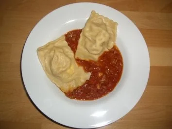 Ravioli mit Hackfleisch-Schafskäsefüllung - Rezept