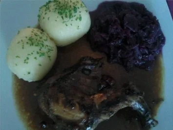 ** festliche Anlässe ** hausgebeiztes Kaninchen mit Rotkohl und Klößen - Rezept