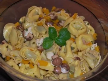 Rezept: Annis Tortellinisalat Annis Tortellinisalat - Rezept