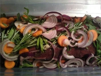 ** festliche Anlässe ** zart rosa gebratenes Hirschfilet an Rotwein-Preiselbeersoße - Rezept - Bild Nr. 2