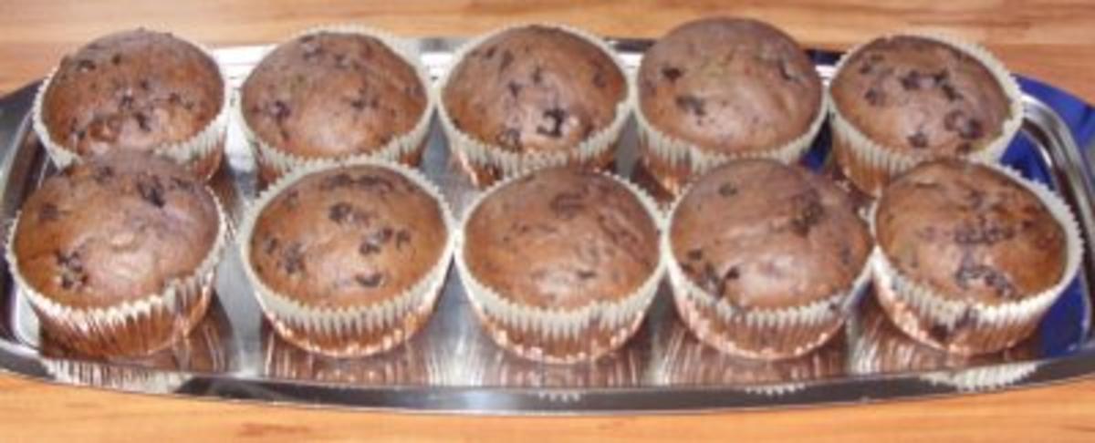 Bilder für Kleingebäck - Heidelbeer-Muffins mit Schoko-Tröpfchen - Rezept