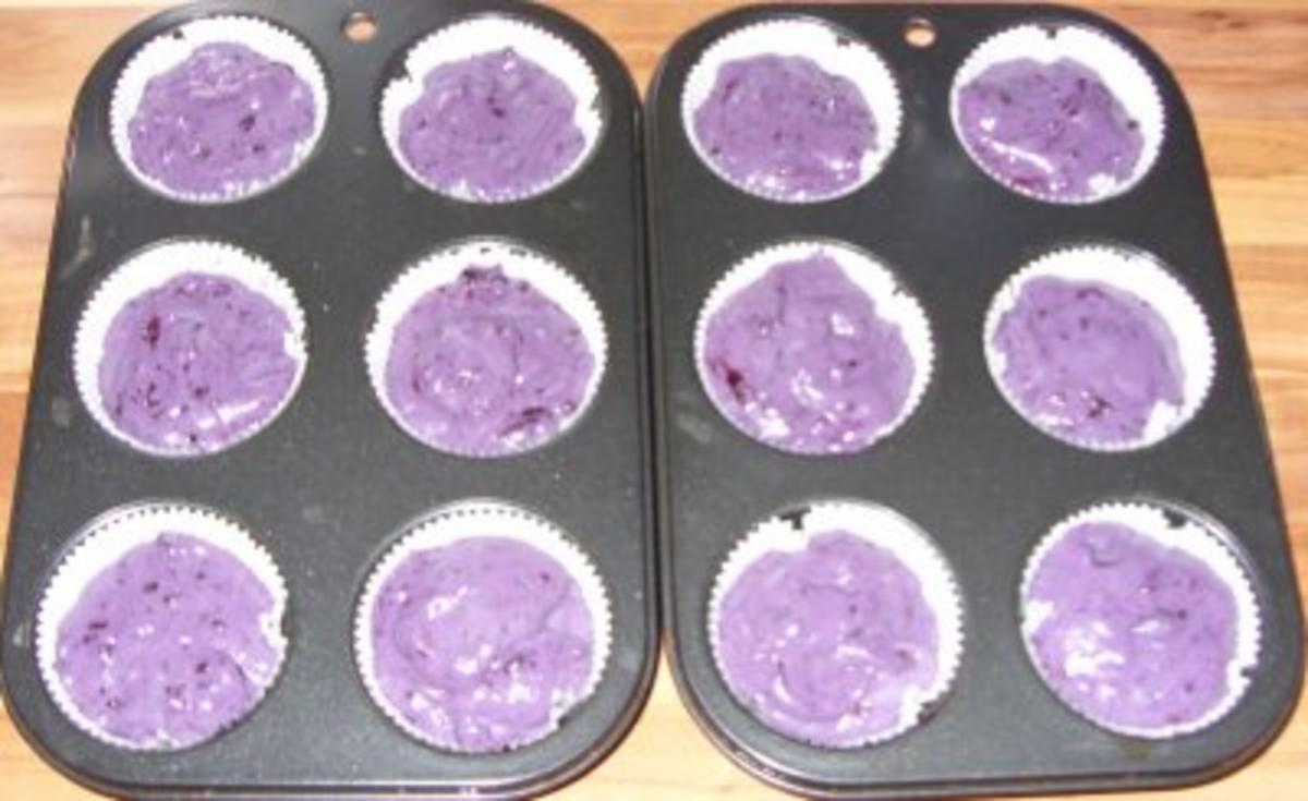 Kleingebäck - Heidelbeer-Muffins mit Schoko-Tröpfchen - Rezept - Bild Nr. 2