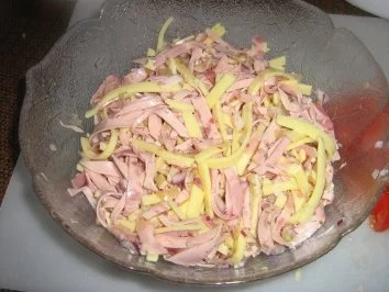 Rezept: Bunter Straßburger-Wurstsalat Bild Nr. 4 Bunter Straßburger-Wurstsalat - Rezept - Bild Nr. 4