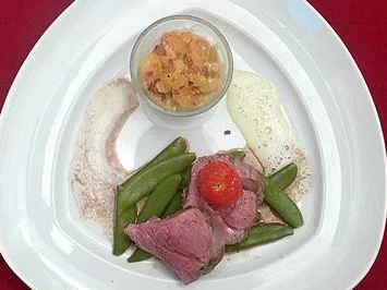 Kalbsfilet mit Kartoffelrisotto auf Parmaschinken-Schaum - Rezept