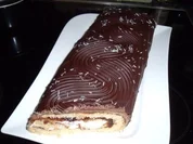 Rezept: Biskuitrolle mit Marzipan-Sahne-Pflaumenmus-Füllung; Kuchen oder Torte Biskuitrolle mit Marzipan-Sahne-Pflaumenmus-Füllung; Kuchen oder Torte - Rezept