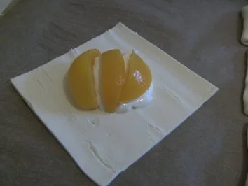 Rezept: Versunkene Pfirsiche im Quark - Crem - Bett - Bild Nr. 2 Versunkene Pfirsiche im Quark - Crem - Bett - - Rezept - Bild Nr. 2