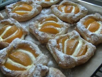 Rezept: Versunkene Pfirsiche im Quark - Crem - Bett - Bild Nr. 4 Versunkene Pfirsiche im Quark - Crem - Bett - - Rezept - Bild Nr. 4