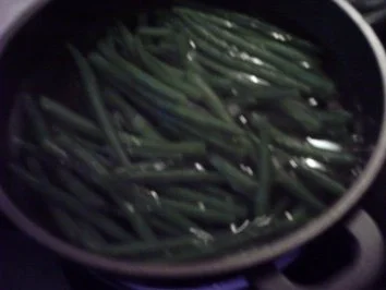 Rezept: Schweinslende mit Muskatkartoffelpüree,Butterbohnen und eine Schoko-Orangen-Bratensoße als Dessert Orangen-Kiwi-Birnen geeist Bild Nr. 2 Schweinslende mit Muskatkartoffelpüree,Butterbohnen und eine Schoko-Orangen-Bratensoße als Dessert Orangen-Kiwi-Birnen geeist - Rezept - Bild Nr. 2