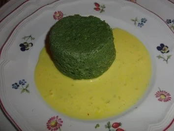 Spinatflan mit Safransauce - Rezept