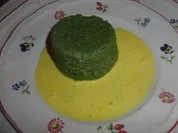Spinatflan mit Safransauce - Rezept