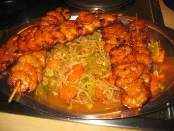 Asiatisch: Asia-Garnelenspiesse auf Gemüsebett! - Rezept