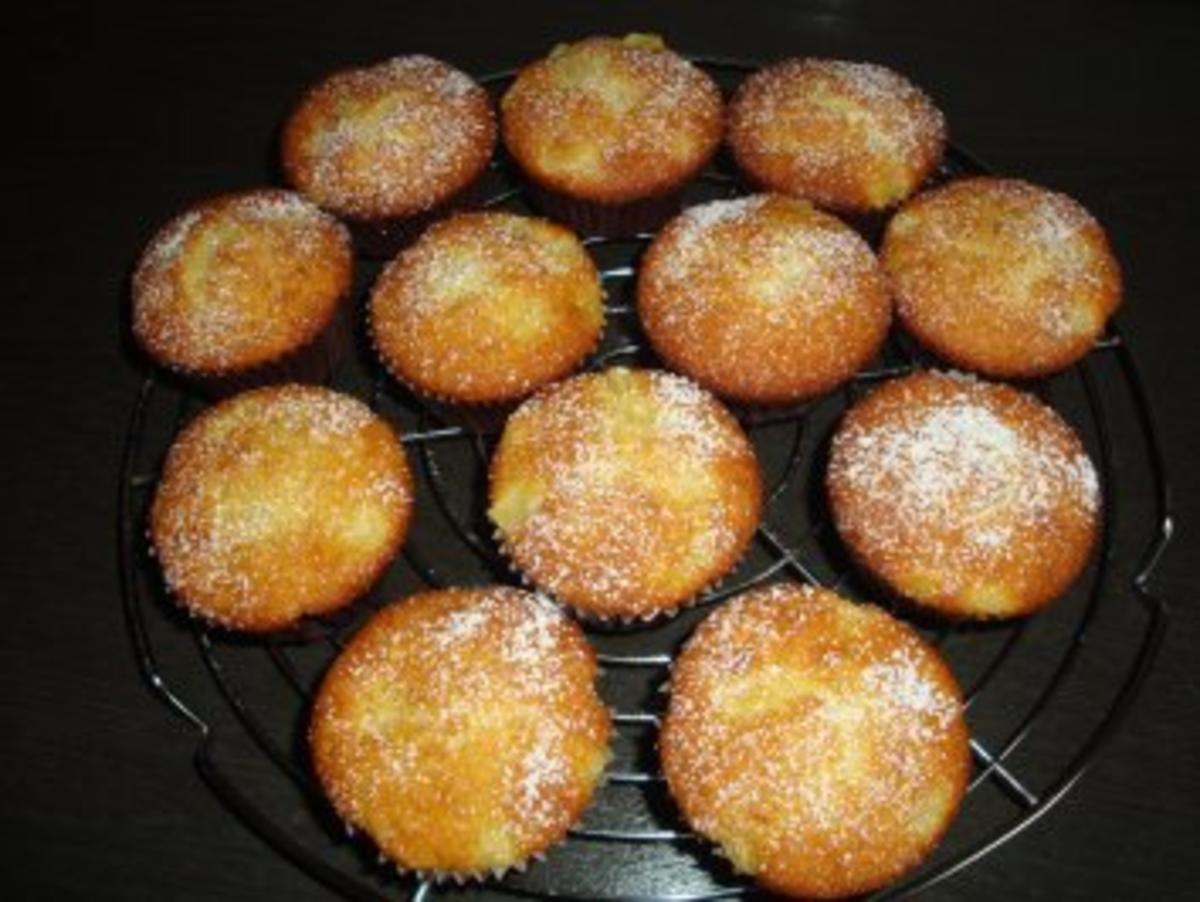 Grieß-Ananas-Kokos-Muffins - Rezept