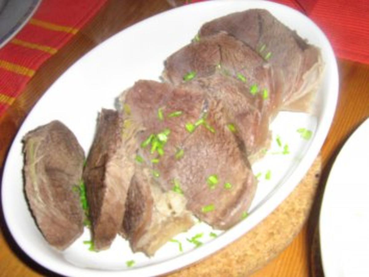Rindfleisch mit feiner Meerrettichsoße, Kräuterkartoffeln und Rote Bete ...