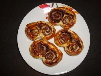 Rezept: Schoko-Nuss-Schnecken Schoko-Nuss-Schnecken - Rezept