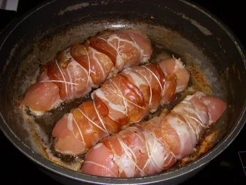 Rezept: HÄHNCHENFILET GEFÜLLT MIT SCHWARZEN NÜSSEN Bild Nr. 5 HÄHNCHENFILET GEFÜLLT MIT SCHWARZEN NÜSSEN - Rezept - Bild Nr. 5