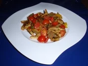 Mini-Maultaschenstreifen mit bunten Tomaten - Rezept