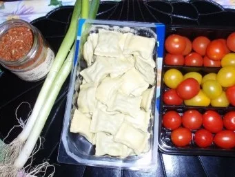 Mini-Maultaschenstreifen mit bunten Tomaten - Rezept - Bild Nr. 2