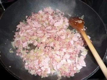 Rezept: Rosenkohl mit Kartoffeln und Schinkensosse Bild Nr. 2 Rosenkohl mit Kartoffeln und Schinkensosse - Rezept - Bild Nr. 2