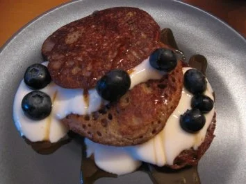 Rezept: Glyx-Buchweizen-Blinis mit Joghurtcreme und Heidelbeeren Bild Nr. 2 Glyx-Buchweizen-Blinis mit Joghurtcreme und Heidelbeeren - Rezept - Bild Nr. 2
