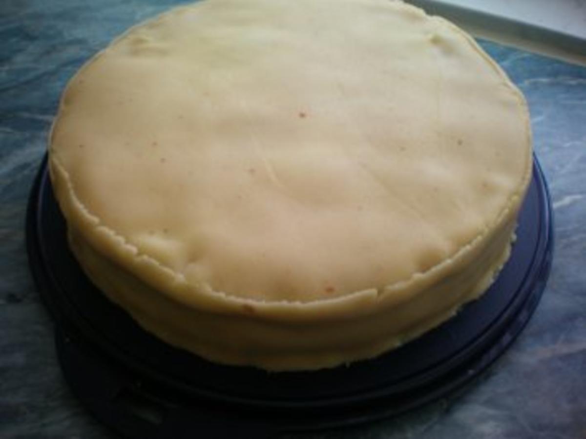 Geburtstagstorte Marzipantorte 310 kcal/100g