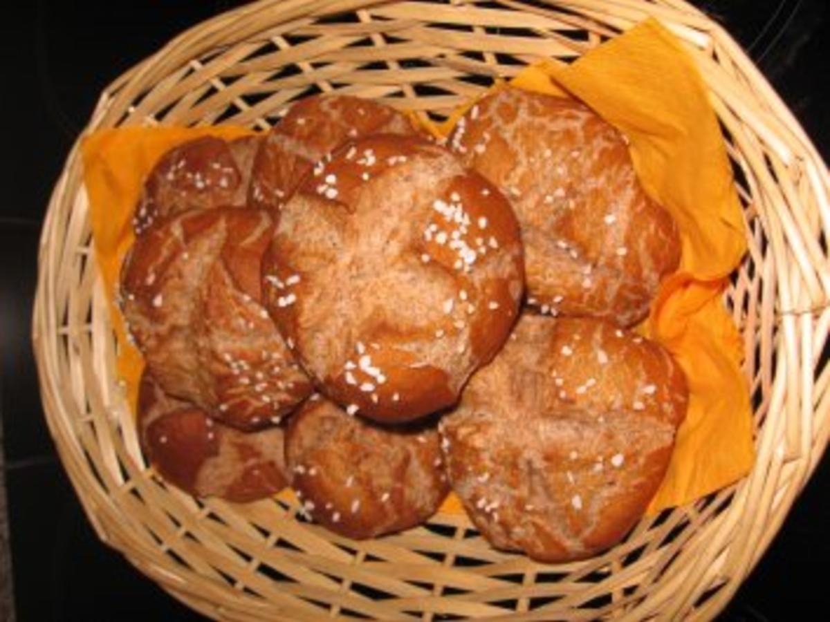 Dinkel-Vollkorn-Laugenbrötchen - Rezept - kochbar.de