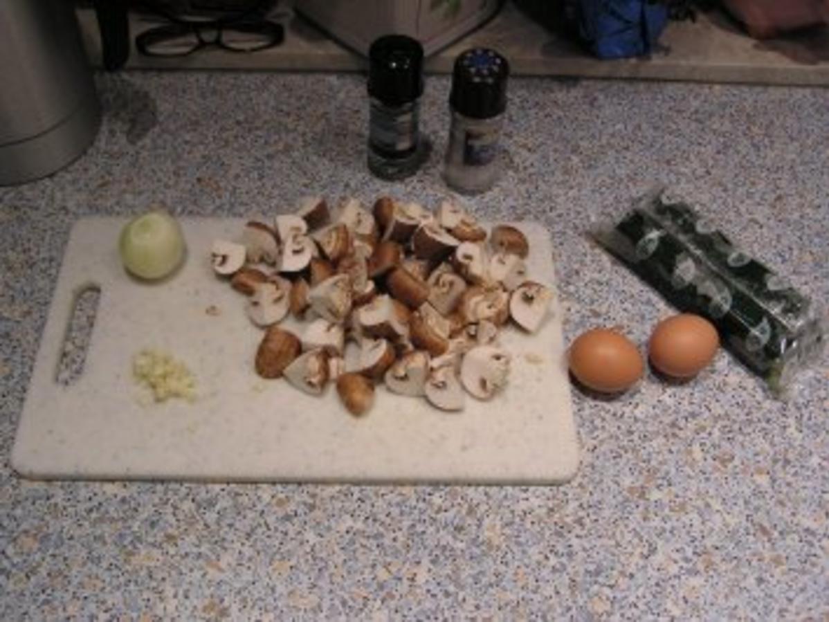 Omelette mit Spinat und Pilzen - Rezept - kochbar.de