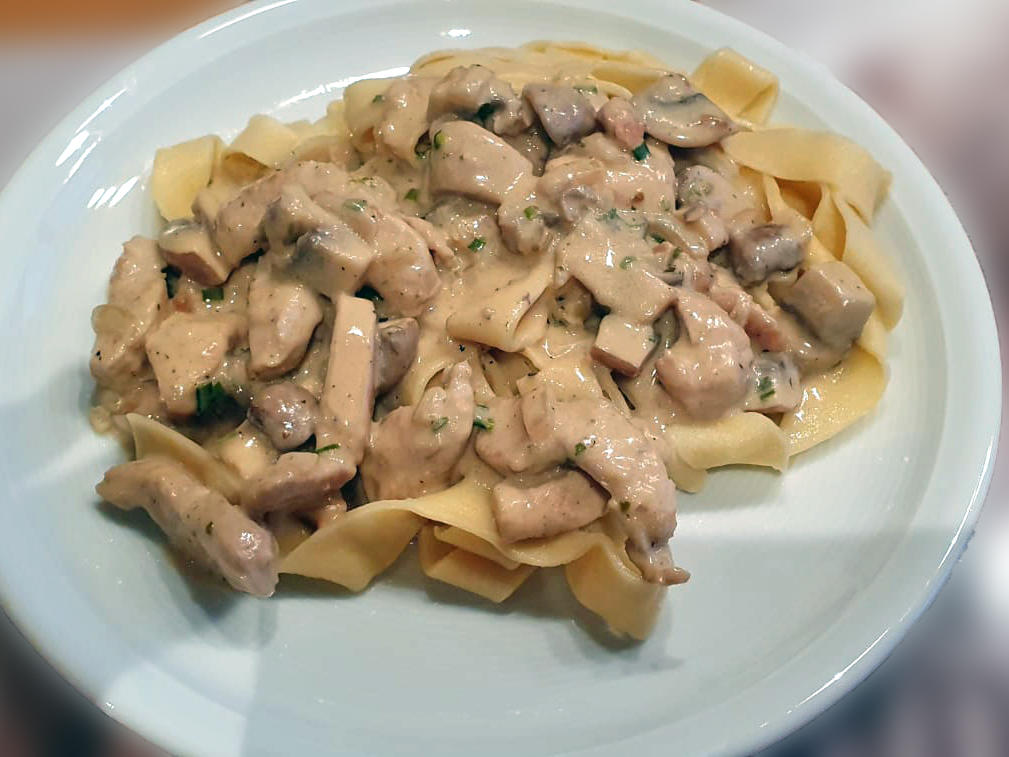 Putengeschnetzeltes in einer Pilz Weißwein Sahnesauce - einfach - 65 ...
