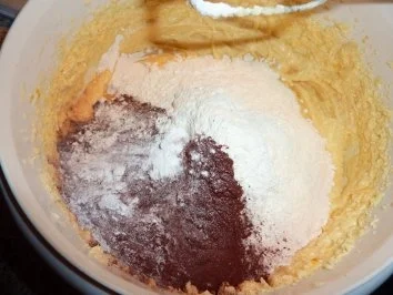 Rezept: Kuchen: Rotweinkuchen Bild Nr. 3 Kuchen: Rotweinkuchen - Rezept - Bild Nr. 3