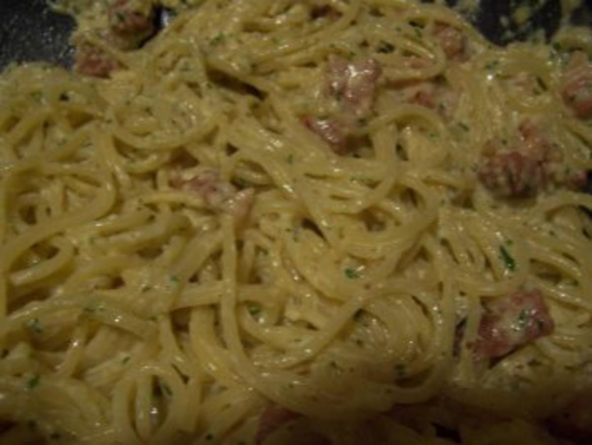 Pastasoße...Spaghetti in Knoblauchsahne - Rezept - Bild Nr. 2