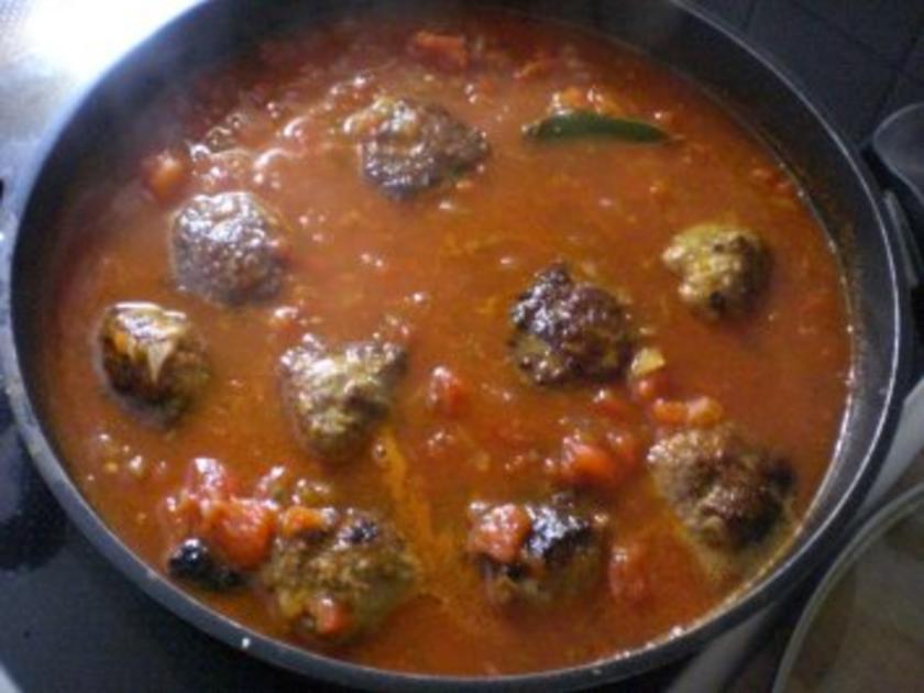 Fleischb Llchen In Tomatensauce Rezept Kochbar De