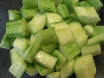 Gemüsetopf mit Gurken, Champignons, Putenfleisch und ganz viel Dill - Rezept - Bild Nr. 3