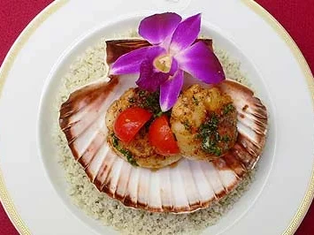 Jakobsmuscheln in der Schale gratiniert - Rezept