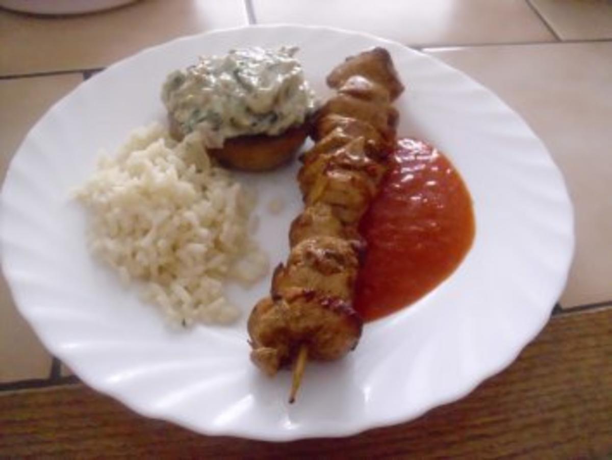 Bilder für Hähnchen-Souvlaki mit gefüllten Riesenchampignons - Rezept