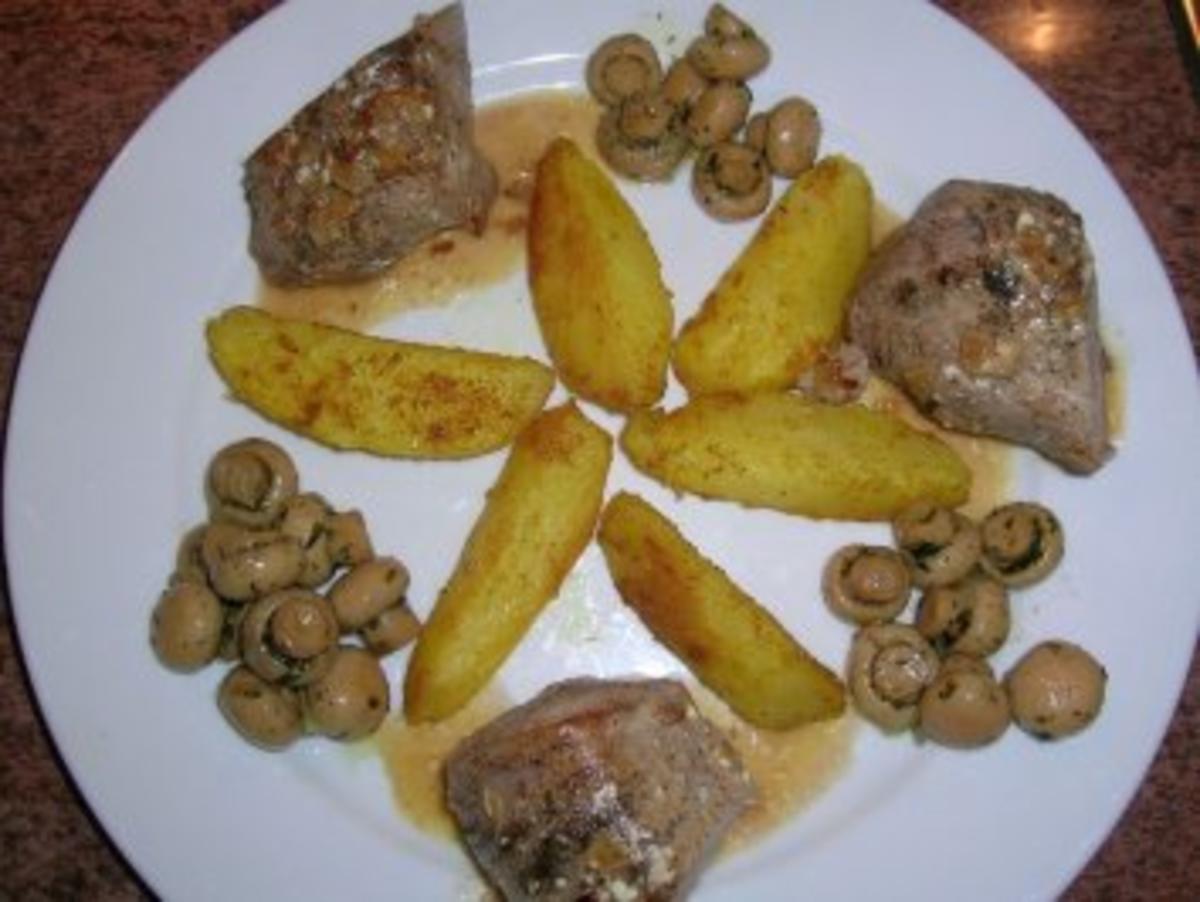 gefülltes Schweinefilet mit Minichampignons und Curry Kartoffeln - Rezept - Bild Nr. 2