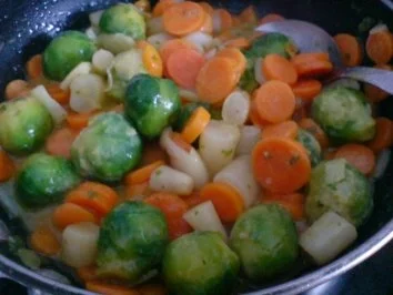 Rezept: Spätzle mit Minutensteaks und Buttergemüse Bild Nr. 7 Spätzle mit Minutensteaks und Buttergemüse - Rezept - Bild Nr. 7