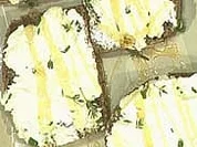 Steinofenbrot mit Ziegenfrischkäse - Rezept